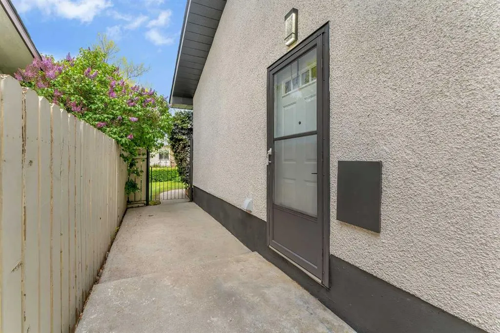 1512 Robson Crescent SE