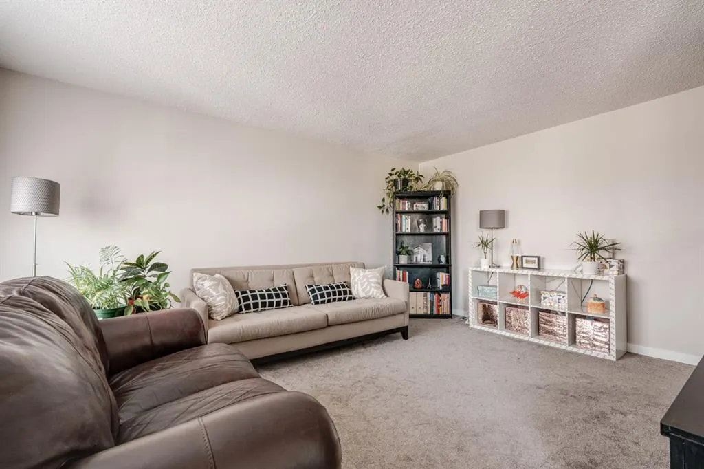310 4 Avenue NE, #403