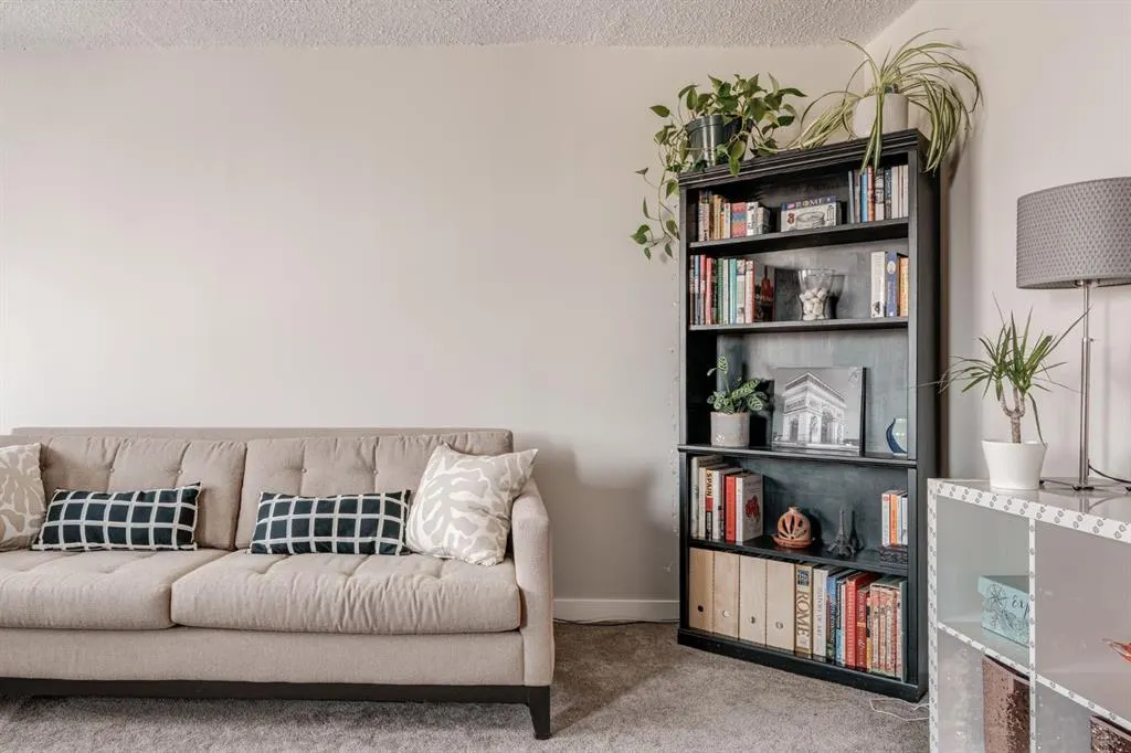 310 4 Avenue NE, #403