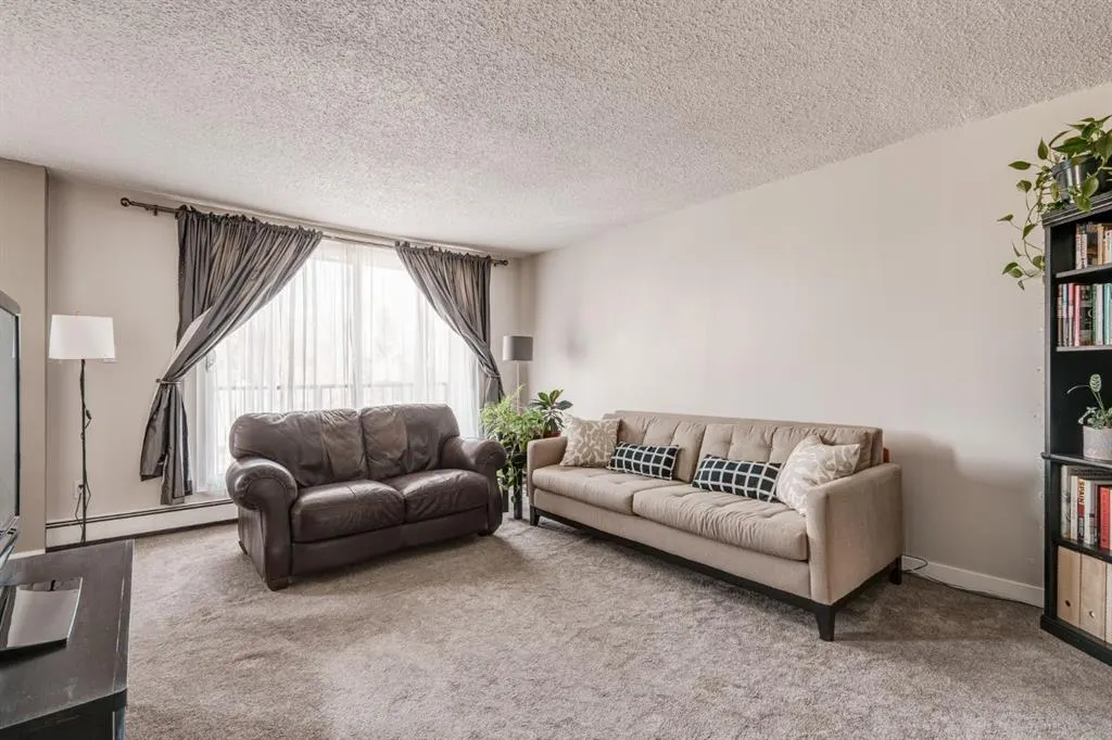 310 4 Avenue NE, #403