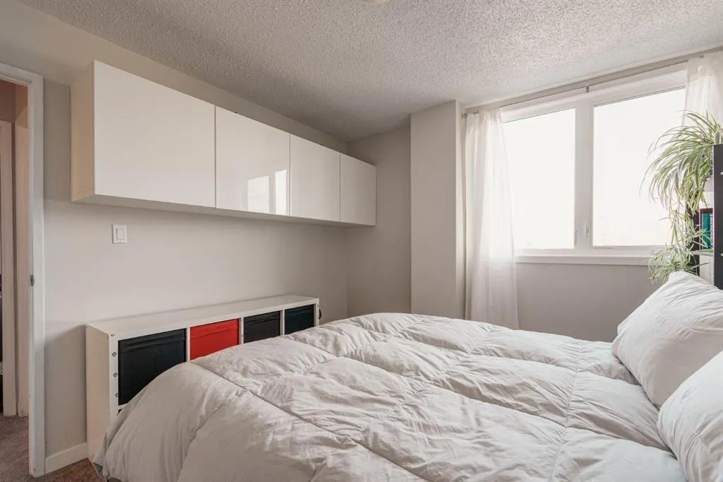 310 4 Avenue NE, #403