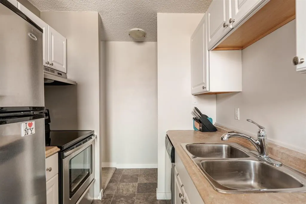 310 4 Avenue NE, #403