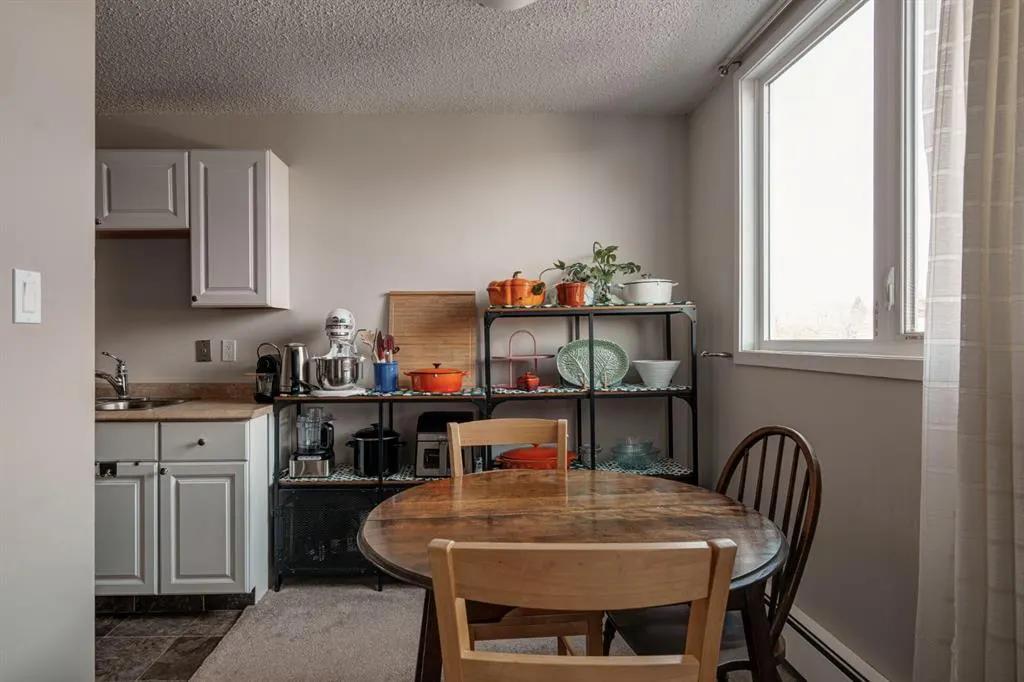 310 4 Avenue NE, #403