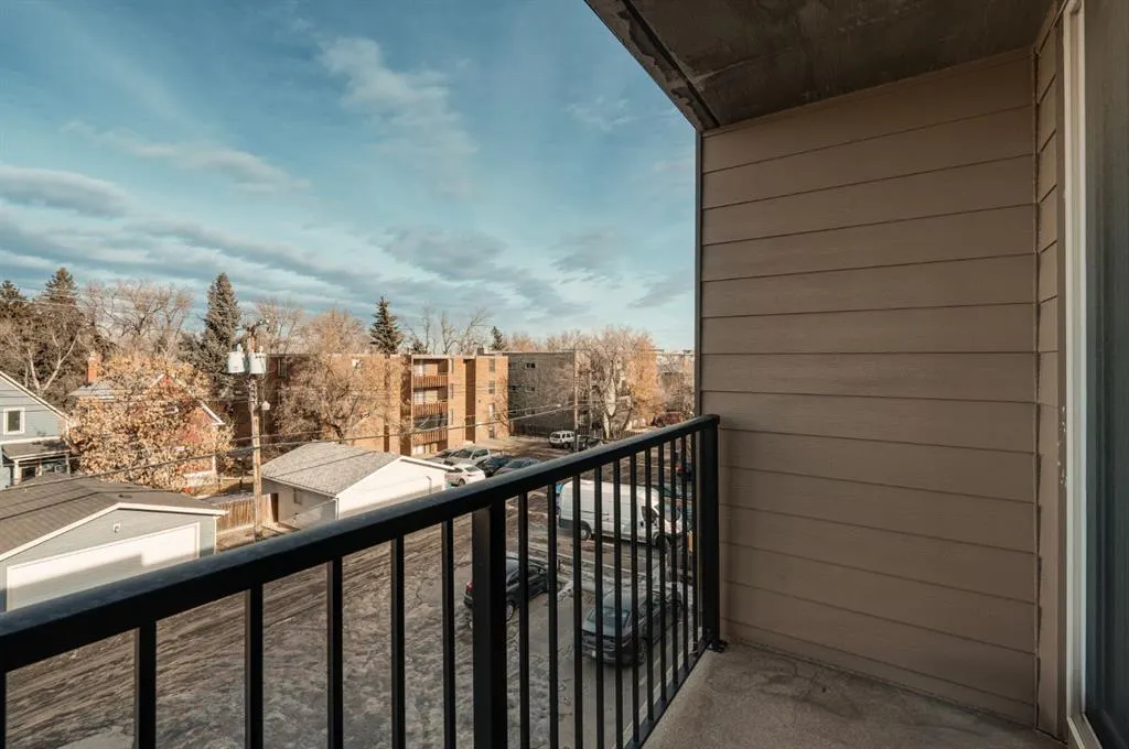 310 4 Avenue NE, #403