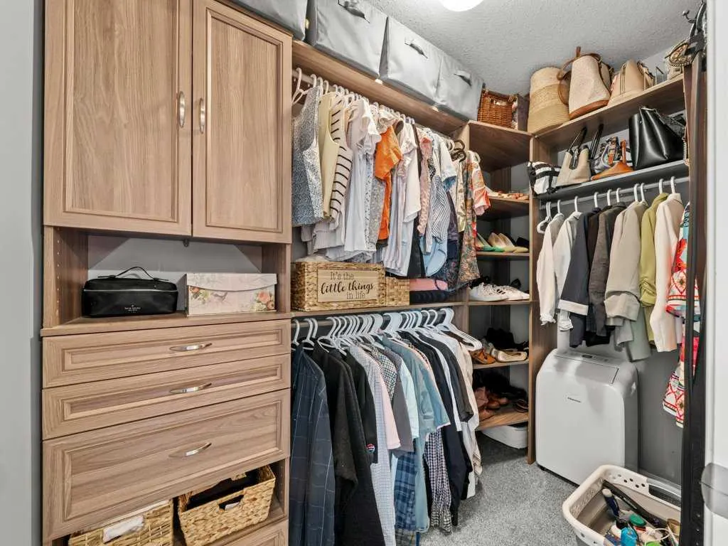 1086 Williamstown Boulevard NW, #301