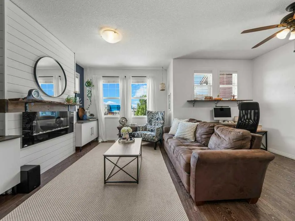 1086 Williamstown Boulevard NW, #301