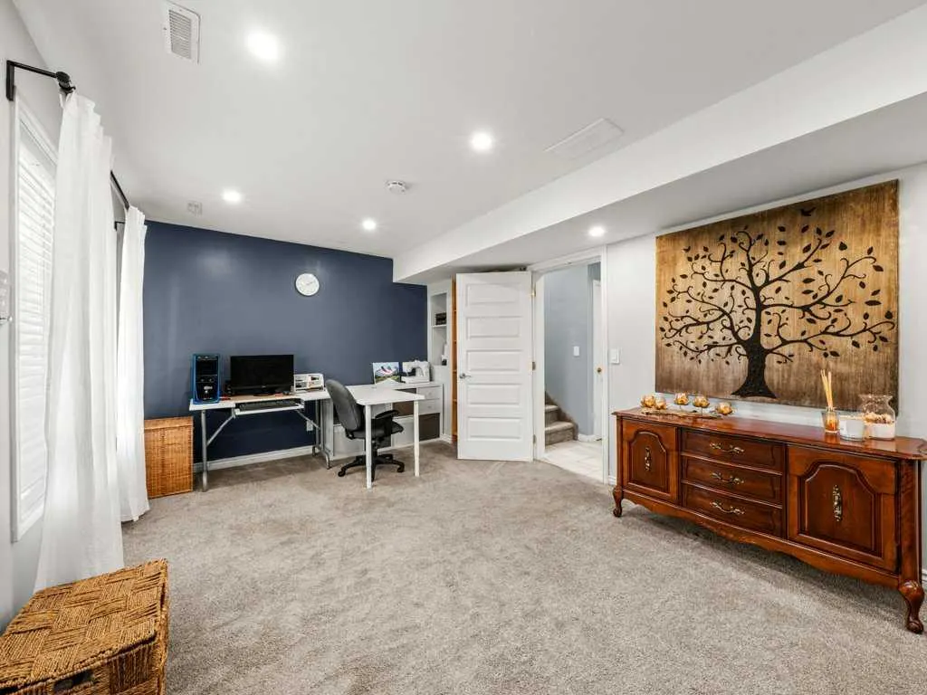 1086 Williamstown Boulevard NW, #301