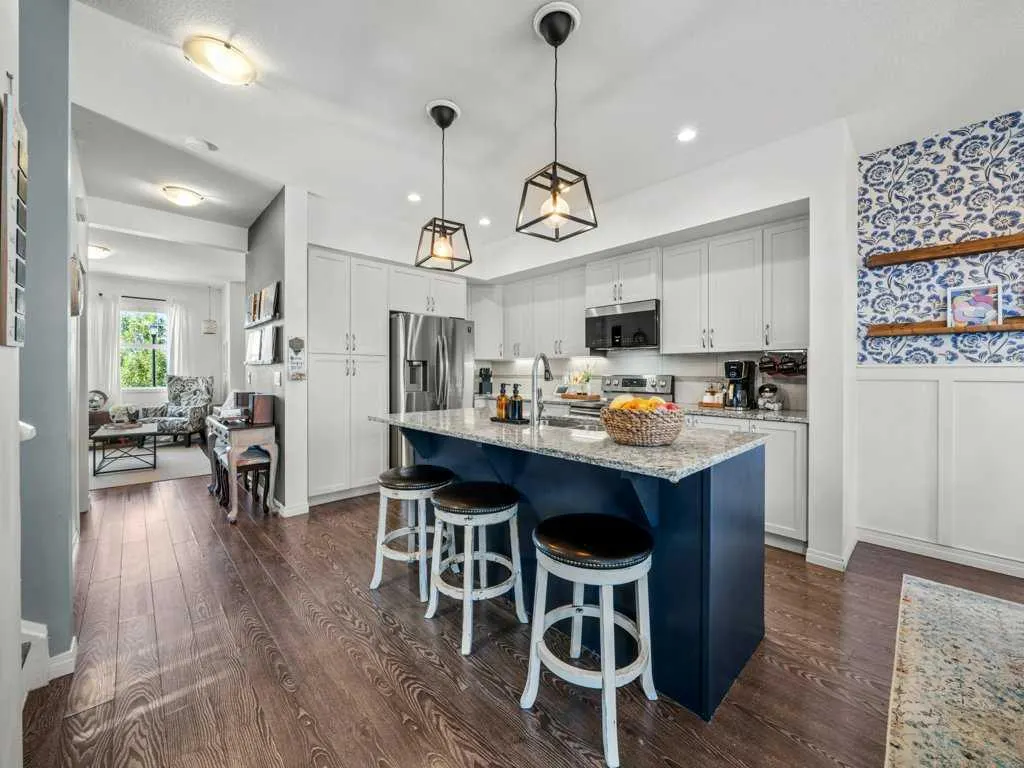 1086 Williamstown Boulevard NW, #301