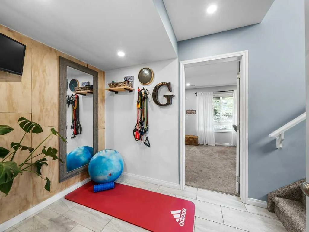 1086 Williamstown Boulevard NW, #301