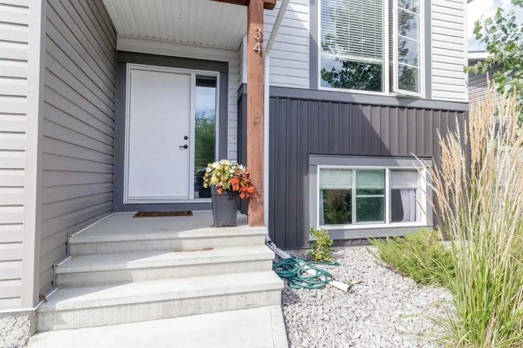 34 Evergreen Way