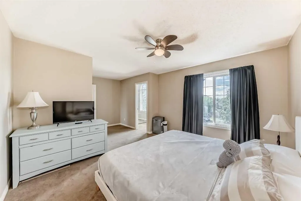 325 West Lakeview Drive