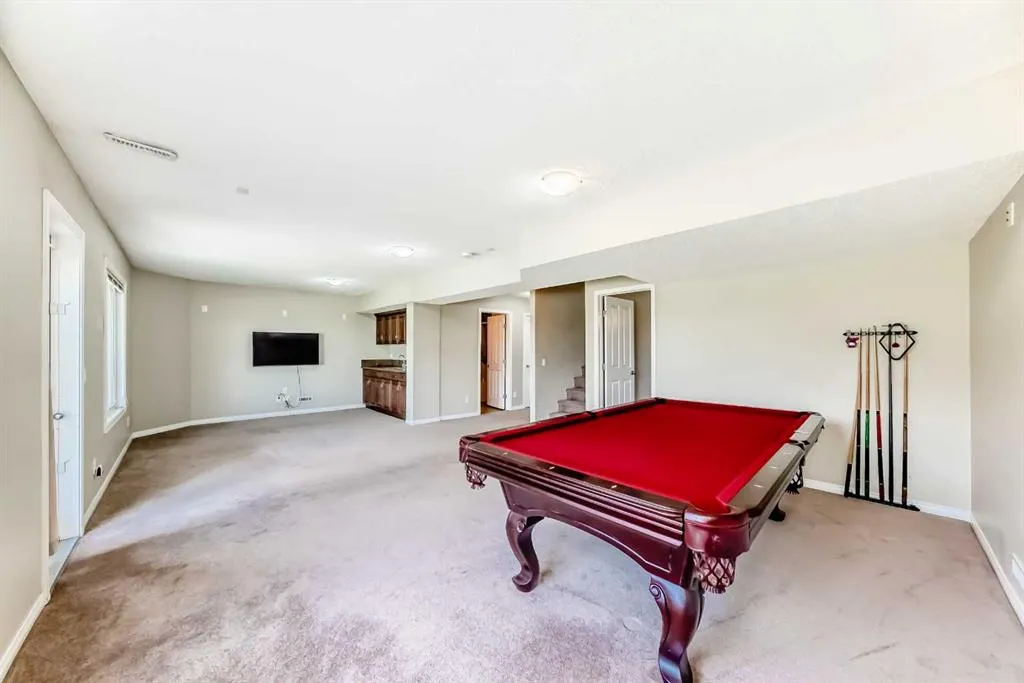 325 West Lakeview Drive