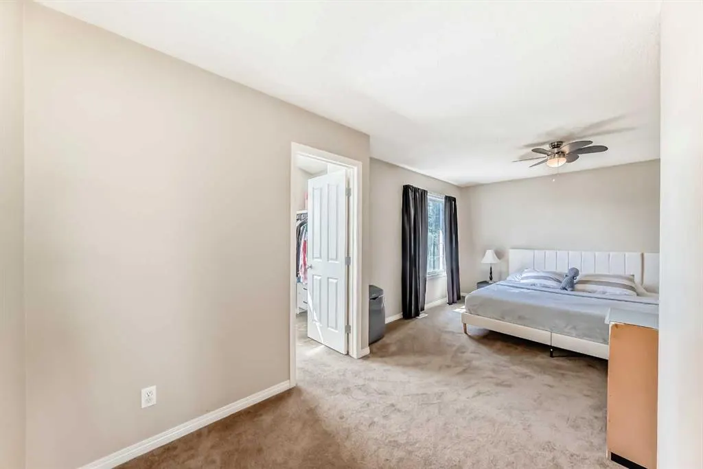 325 West Lakeview Drive