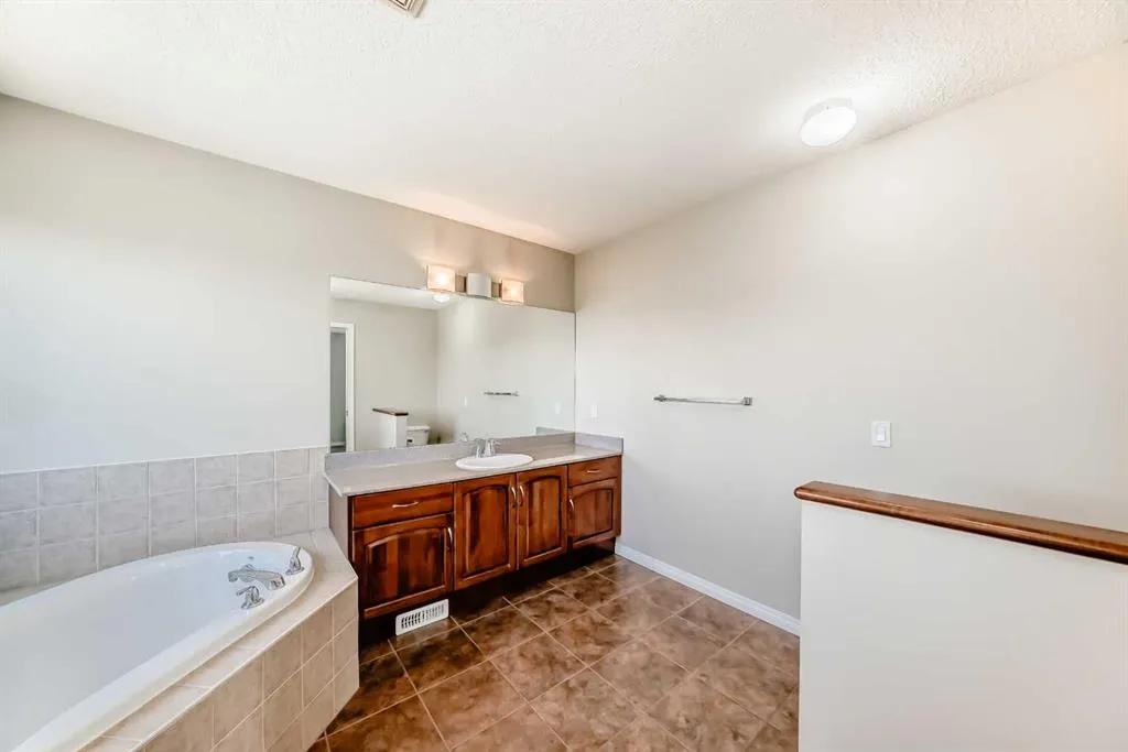 325 West Lakeview Drive