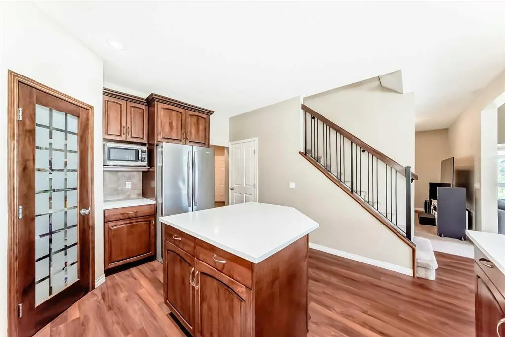 325 West Lakeview Drive
