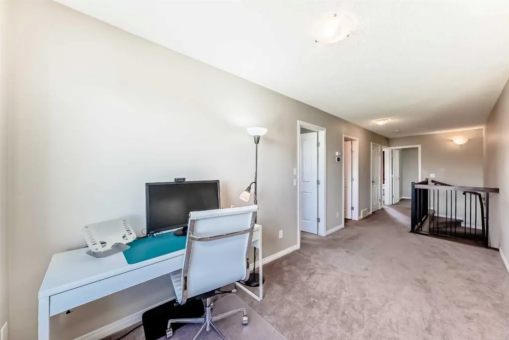 325 West Lakeview Drive