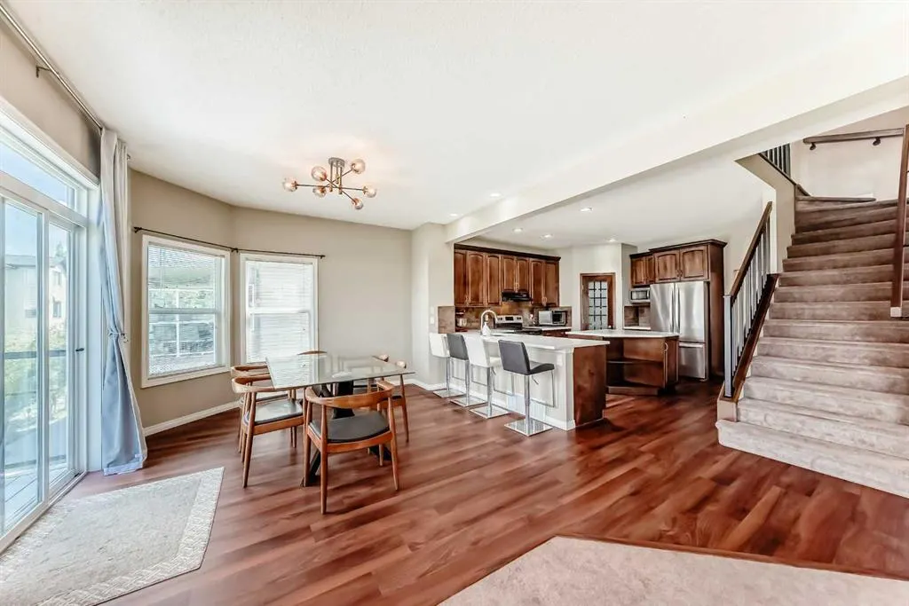 325 West Lakeview Drive