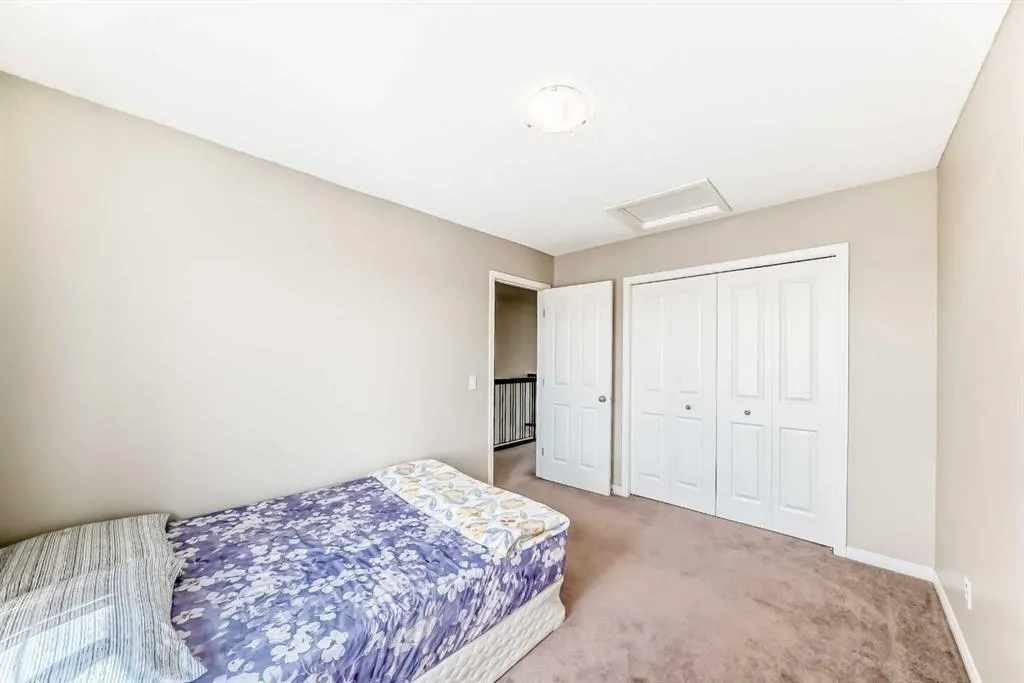 325 West Lakeview Drive