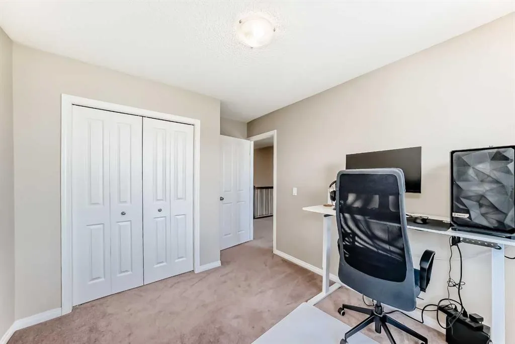 325 West Lakeview Drive