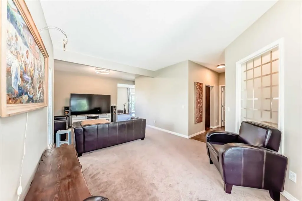 325 West Lakeview Drive