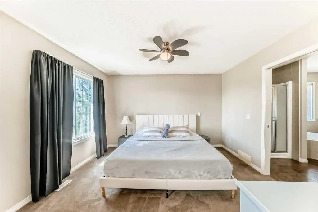 325 West Lakeview Drive