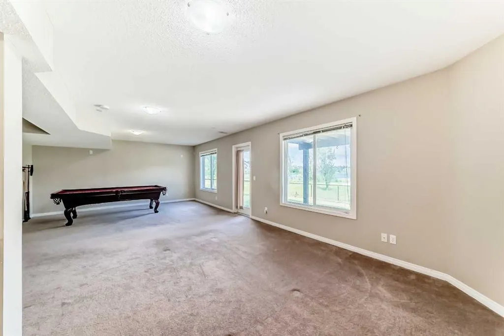 325 West Lakeview Drive