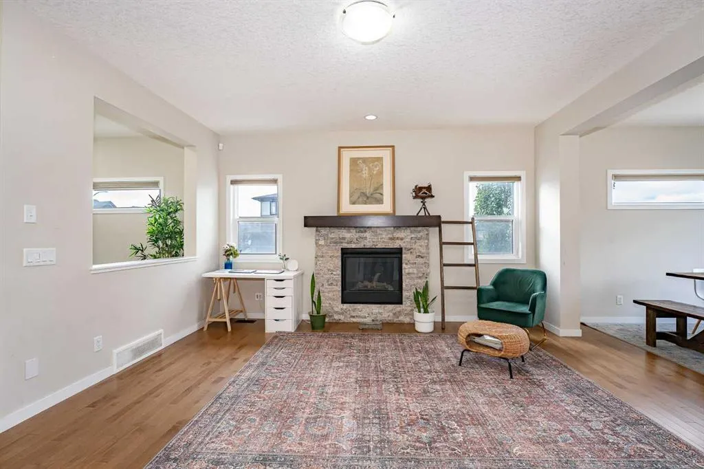 74 Carringvue Drive NW