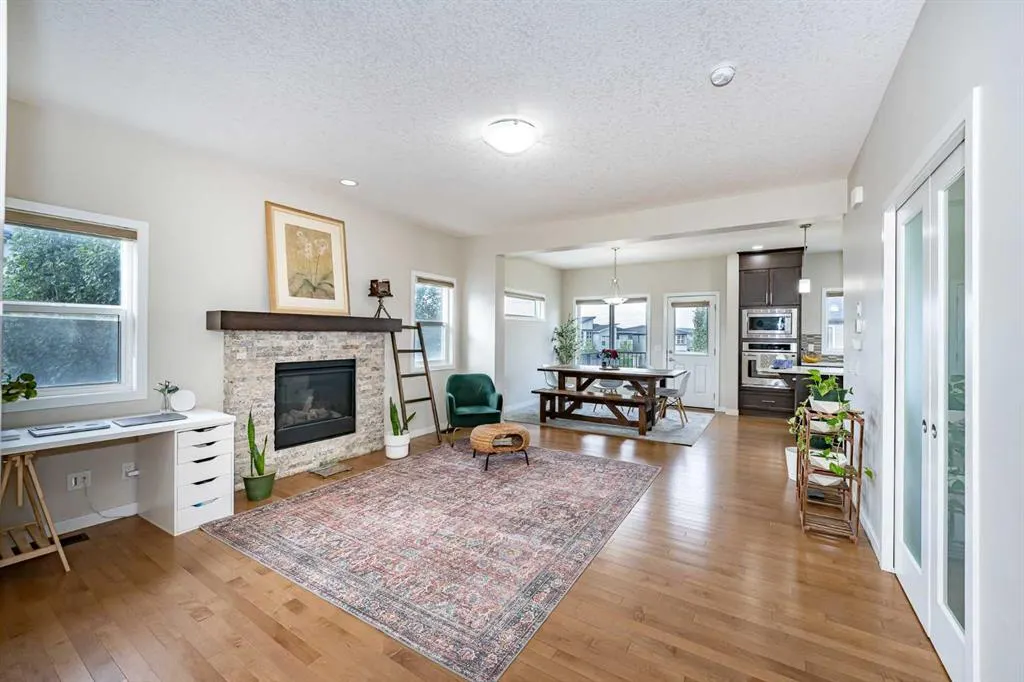74 Carringvue Drive NW