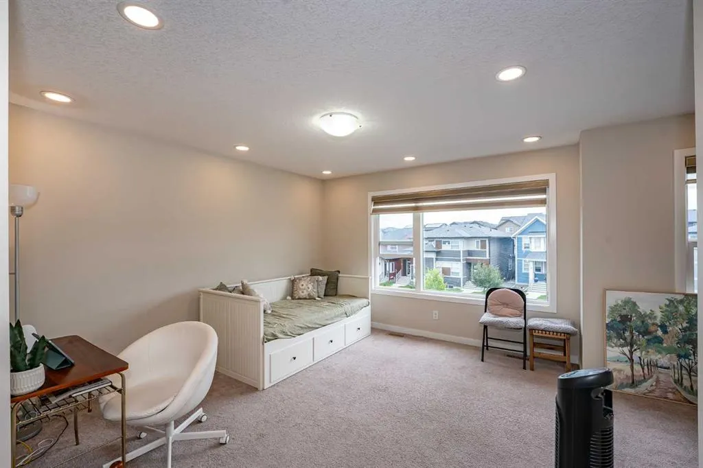 74 Carringvue Drive NW