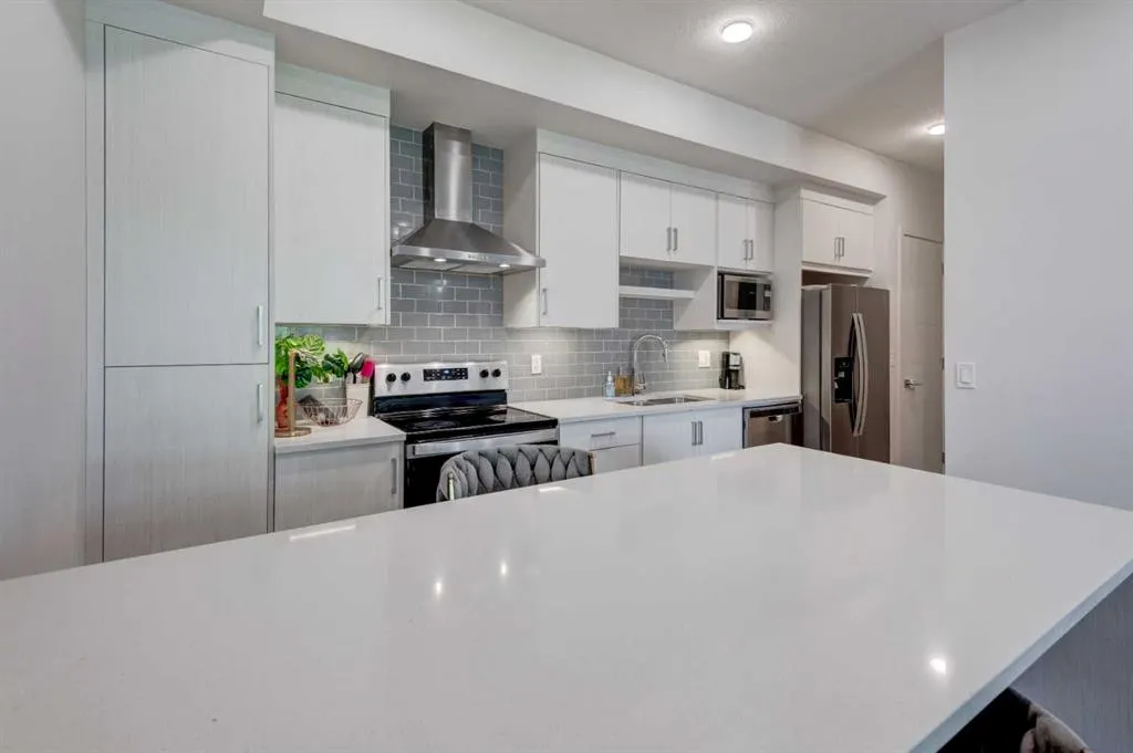 100 Walgrove Court SE, #3207
