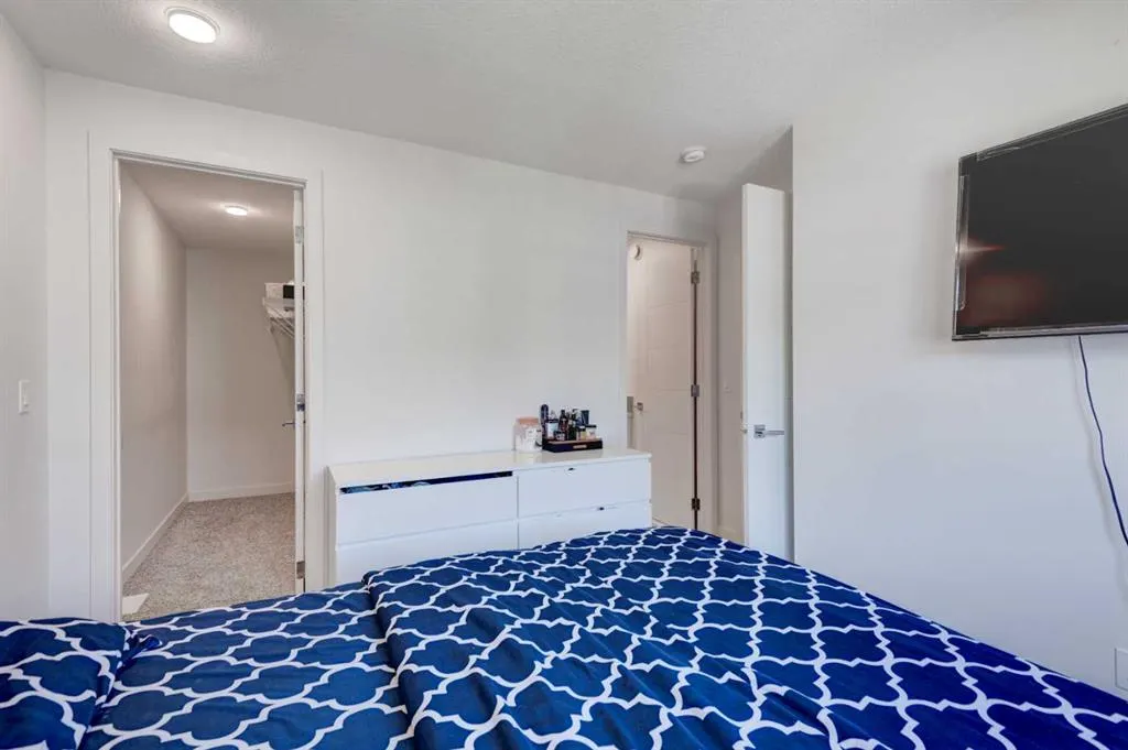 100 Walgrove Court SE, #3207