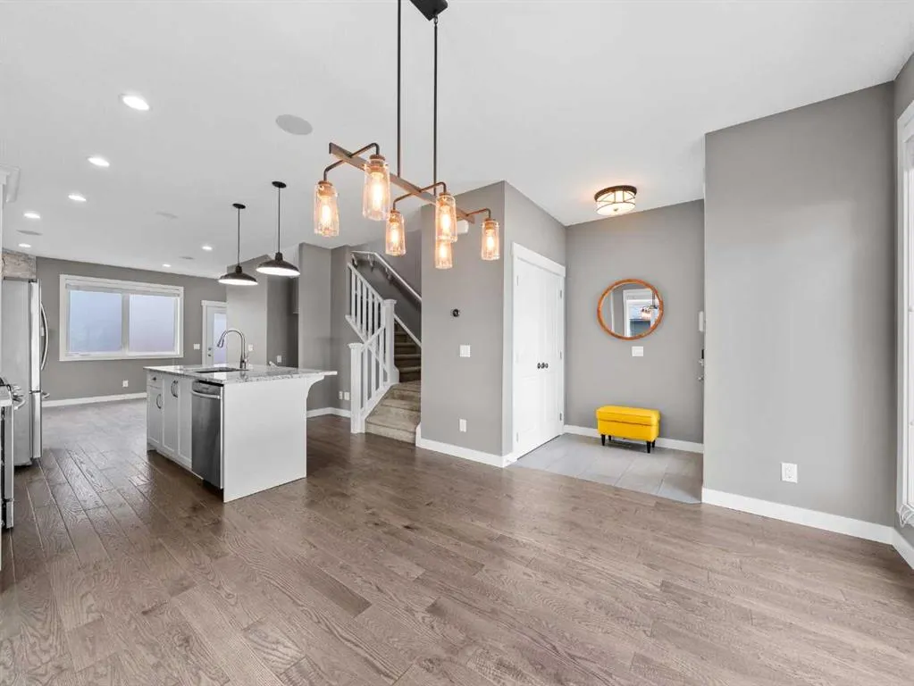1306 2 Street NE