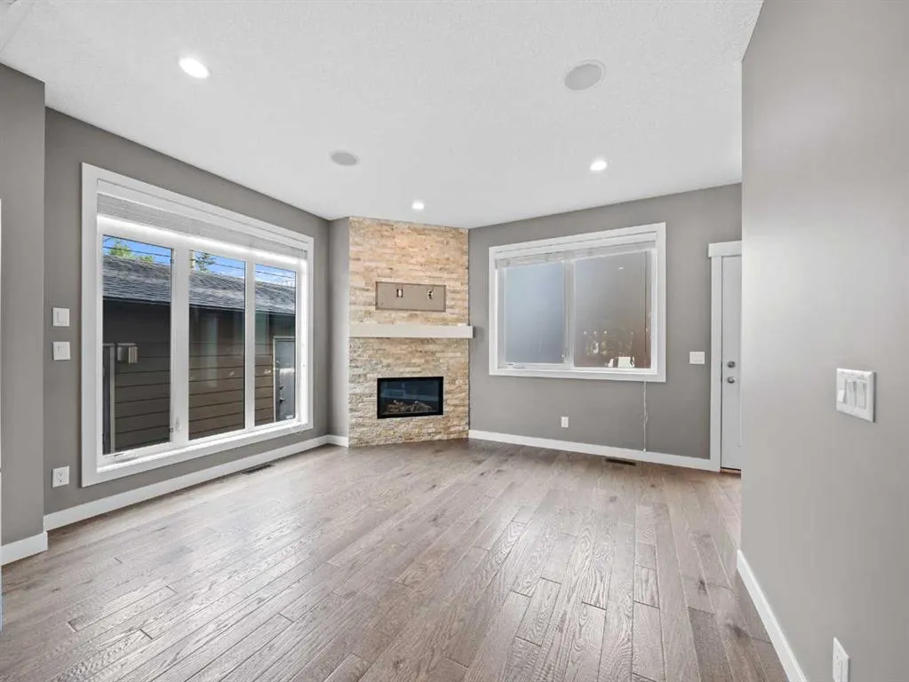 1306 2 Street NE