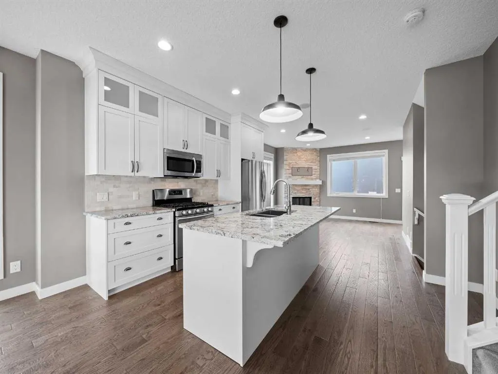 1306 2 Street NE