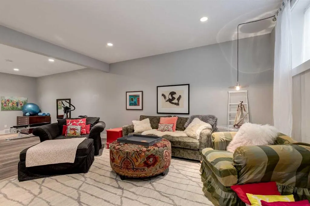 95 Sierra Morena Manor SW