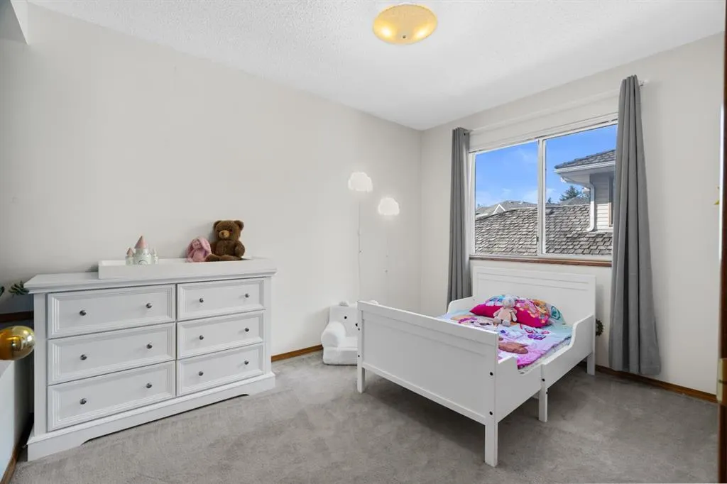305 Douglasbank Court SE