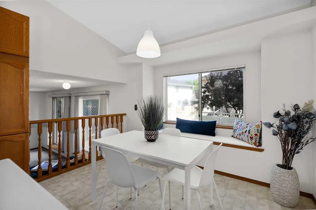 305 Douglasbank Court SE