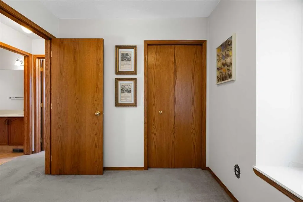 305 Douglasbank Court SE