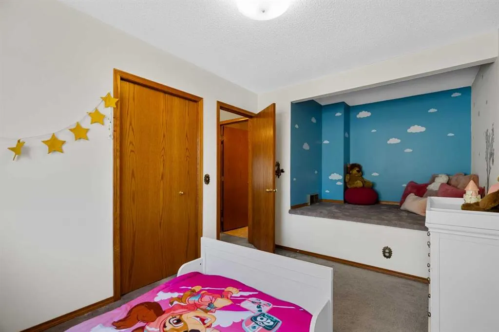 305 Douglasbank Court SE