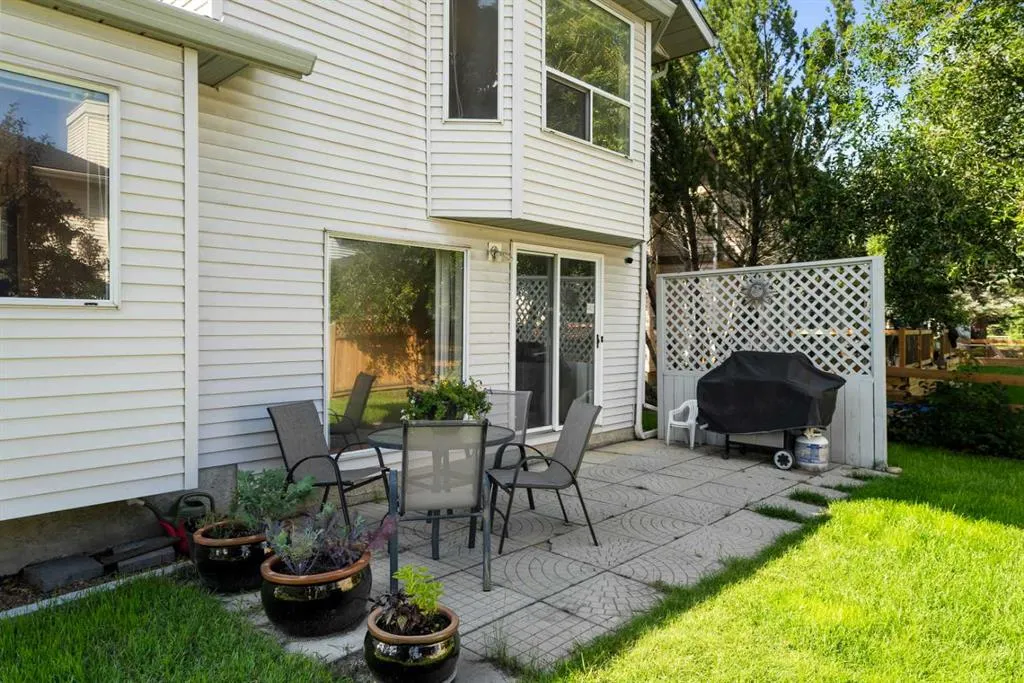 305 Douglasbank Court SE