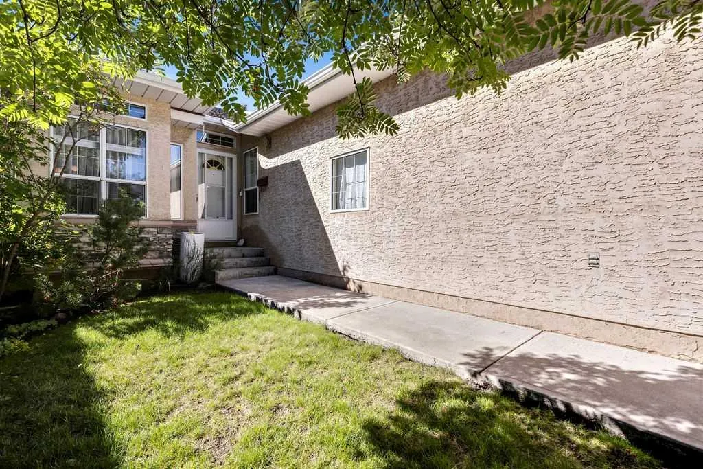 145 Sierra Morena Green SW