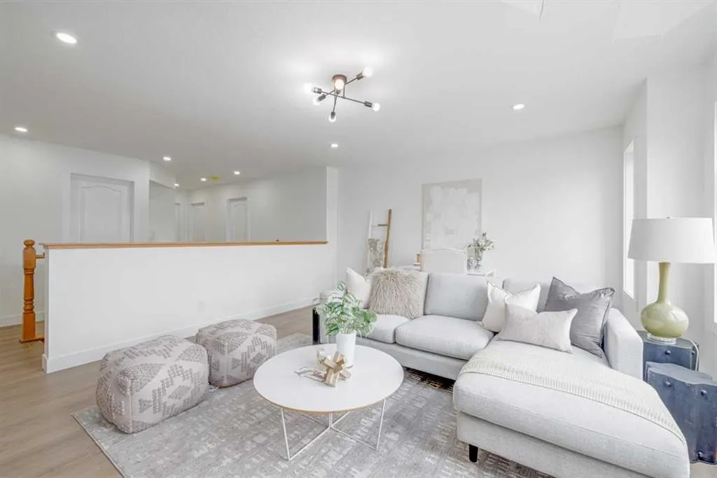 208 Coopers Hill SW