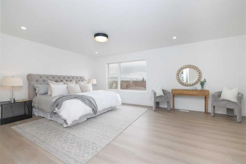 208 Coopers Hill SW