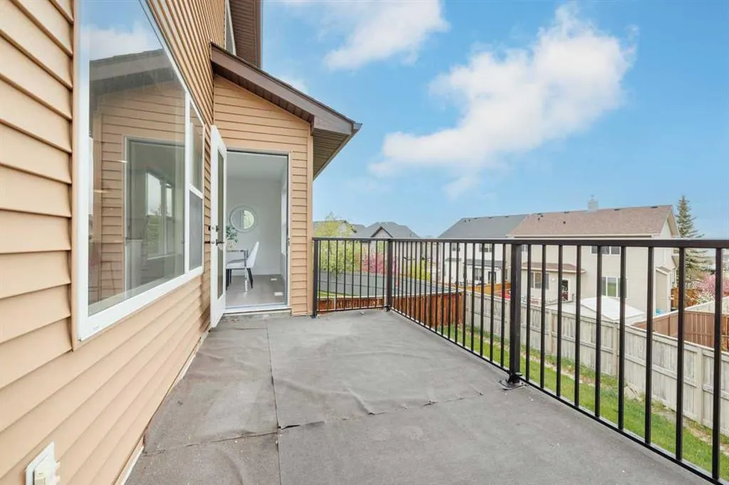 208 Coopers Hill SW