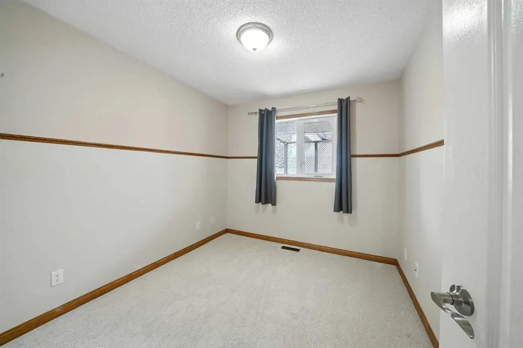 7 Kemp Avenue