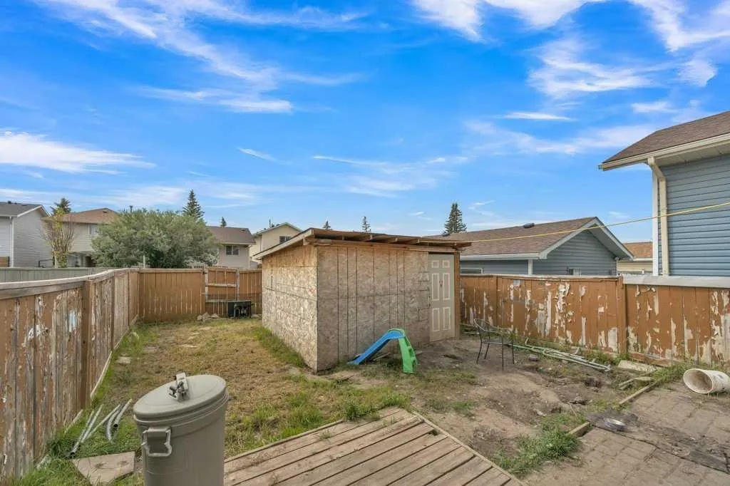35 Martinwood Way NE