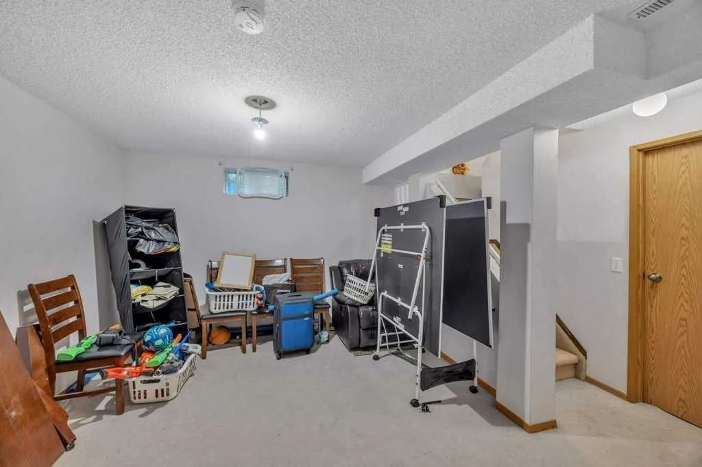 35 Martinwood Way NE