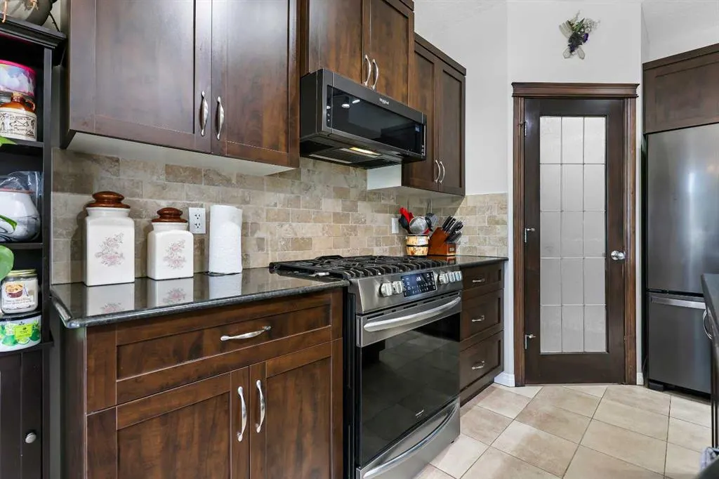 354 Kingsbury View SE