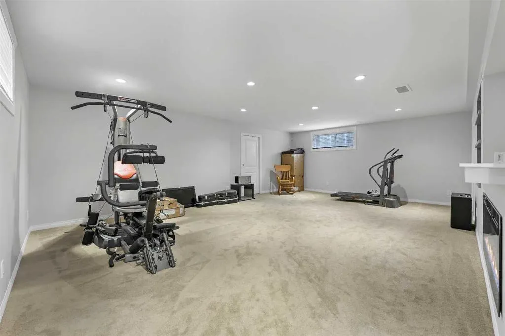 354 Kingsbury View SE