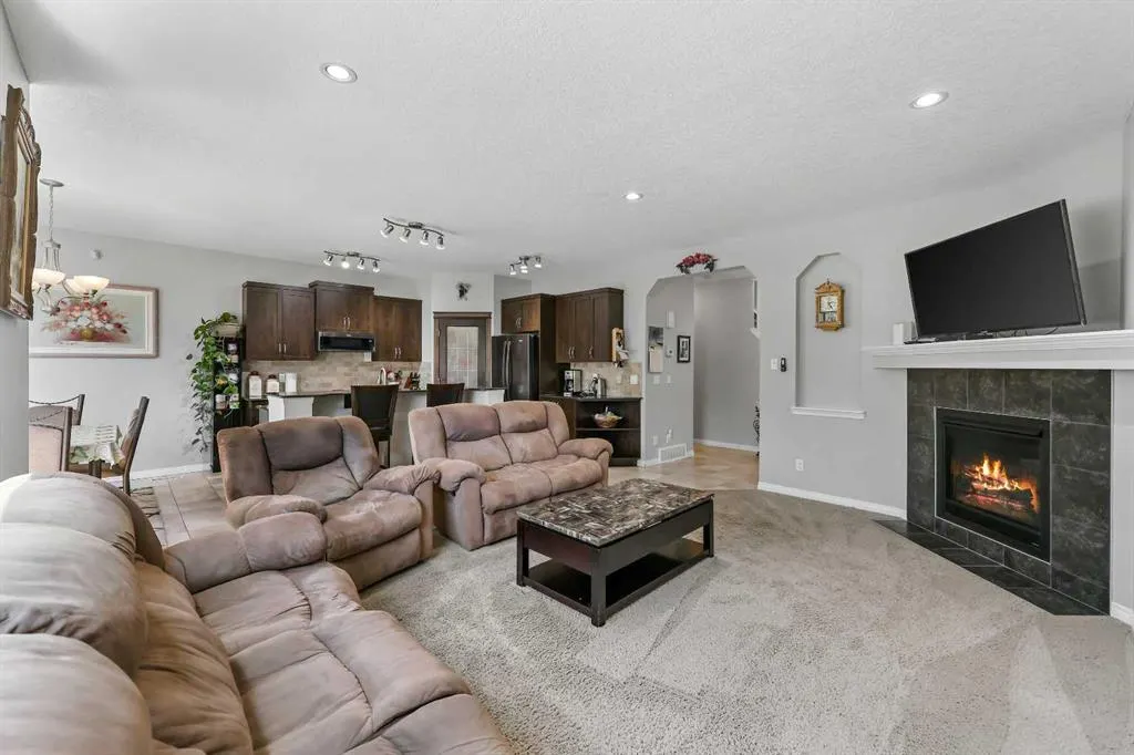 354 Kingsbury View SE